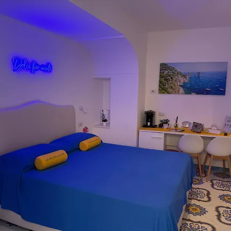 La Piccola * Ανακάπρι