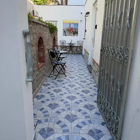 La Piccola *