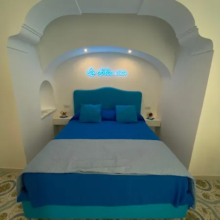 La Piccola * أناكابْري